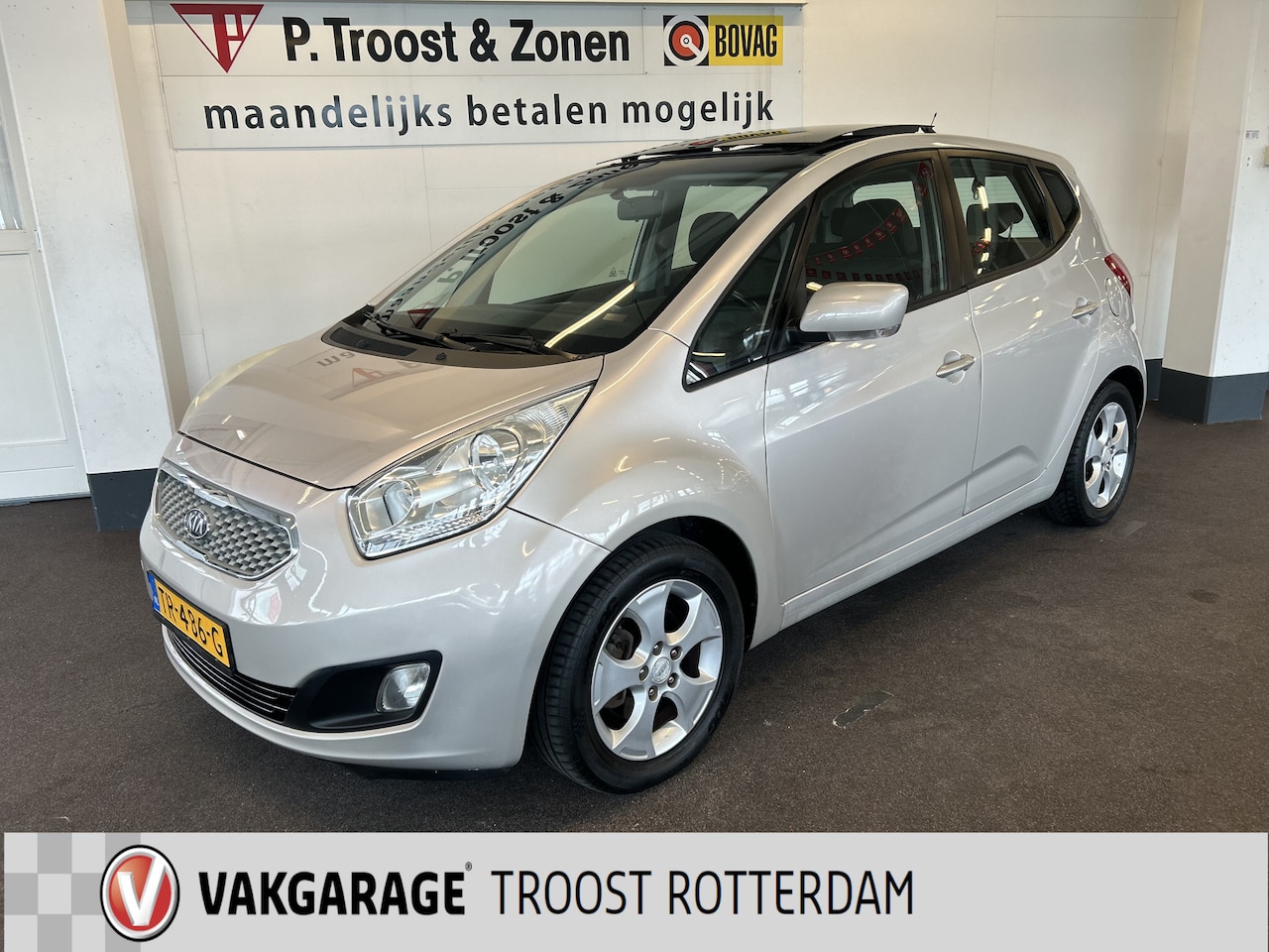 Kia Venga - 1.6 CVVT X-ecutive Automaat | Panoramadak | Cruise control | Airco | Stoelverwarming | Blu - AutoWereld.nl