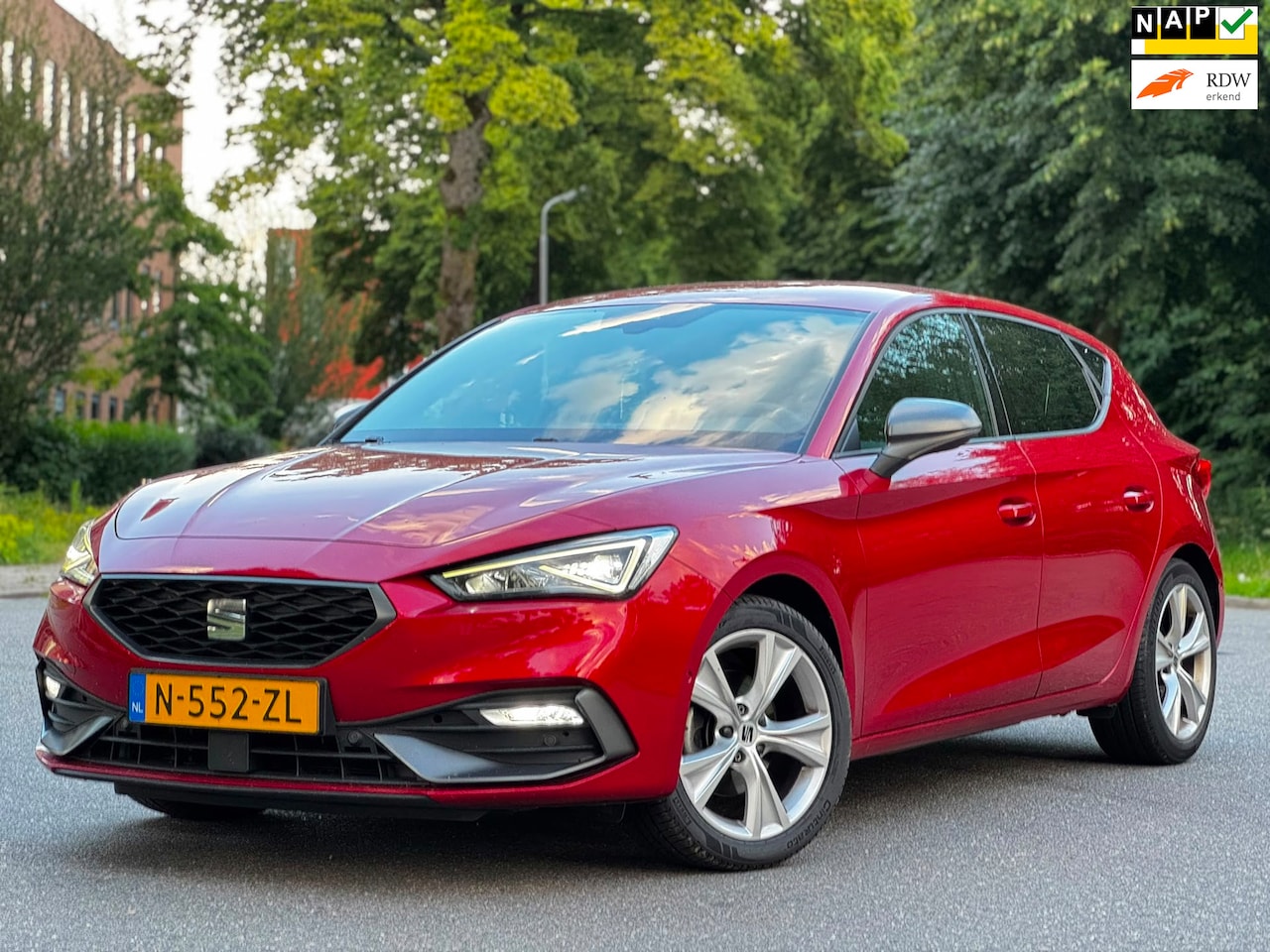 SEAT Leon - 1.0 TSI FR Business Intense 1.0 TSI FR Business Intense - AutoWereld.nl