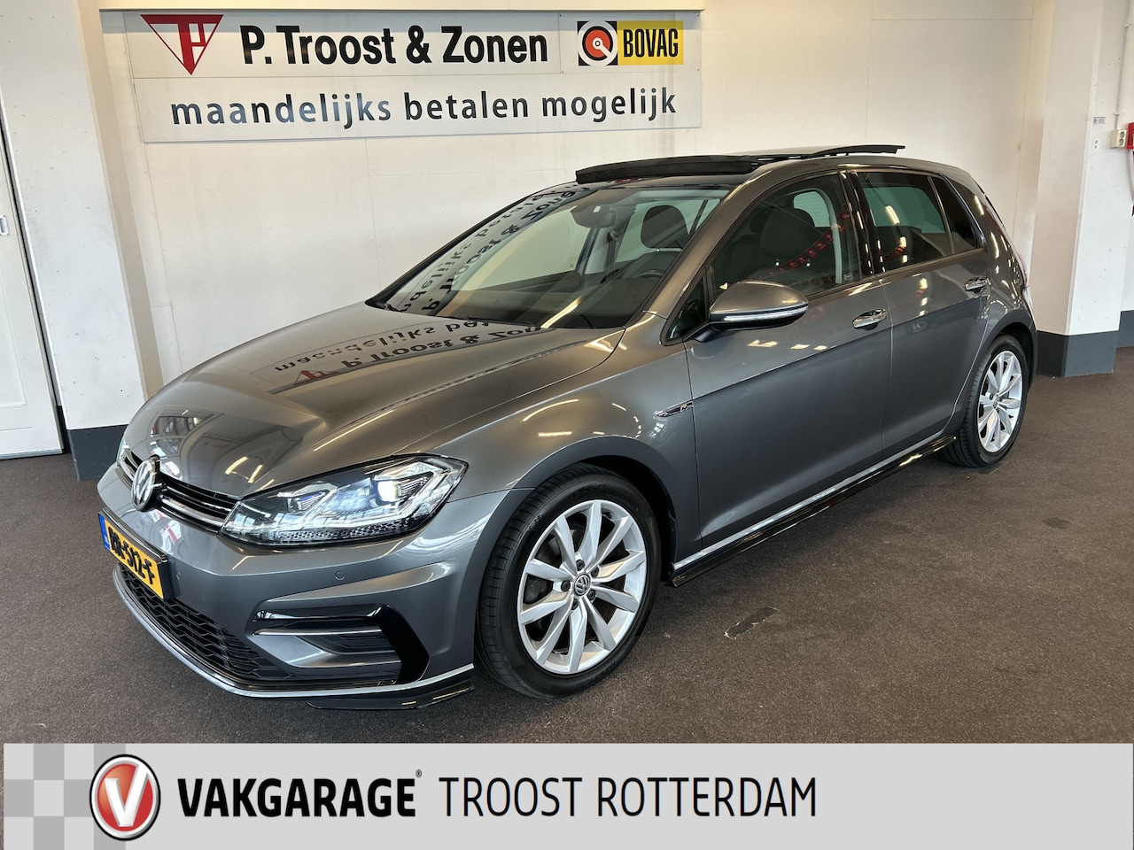 Volkswagen Golf - 1.0 TSI R-Line | Panoramadak | Digital dashboard | Stoelmassage+Verwarming | Adaptieve cru - AutoWereld.nl