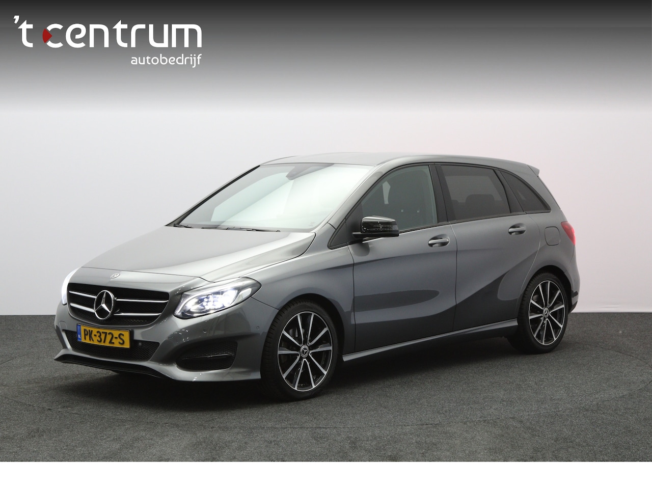 Mercedes-Benz B-klasse - 180 123 PK Automaat Activity Edition, Leder, Trekhaak, Cruise Control - AutoWereld.nl
