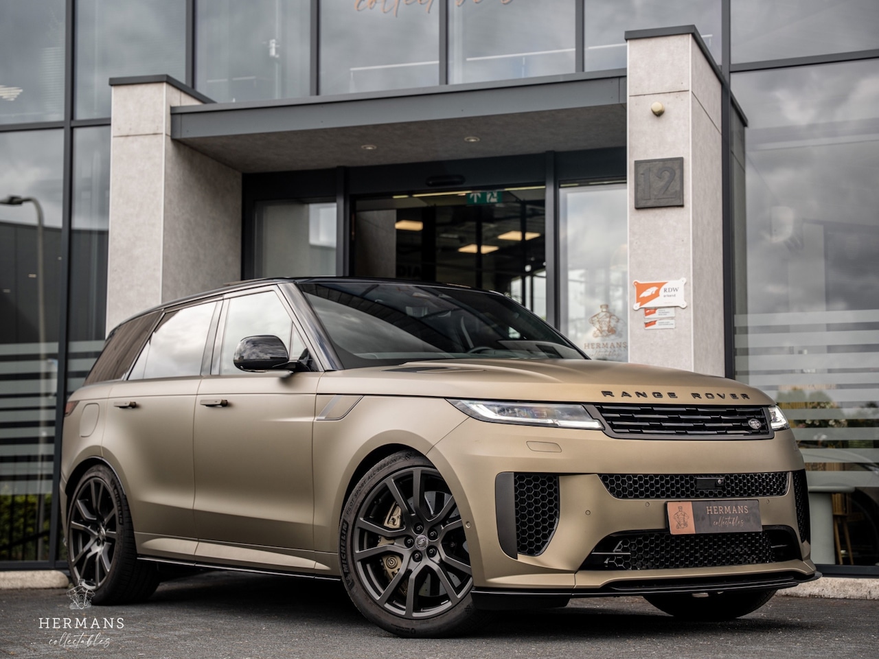 Land Rover Range Rover Sport - P635 SV / Edition One Carbon Bronze / SVO / Carbon / 16-Way / HUD / Pano / ANC - AutoWereld.nl