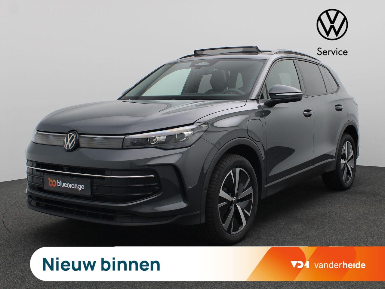 Volkswagen Tiguan - 1.5 eHybrid Life Edition 204PK DSG Panoramadak, Trekhaak, 360gr. Camera, Donkere Hemelbekl - AutoWereld.nl