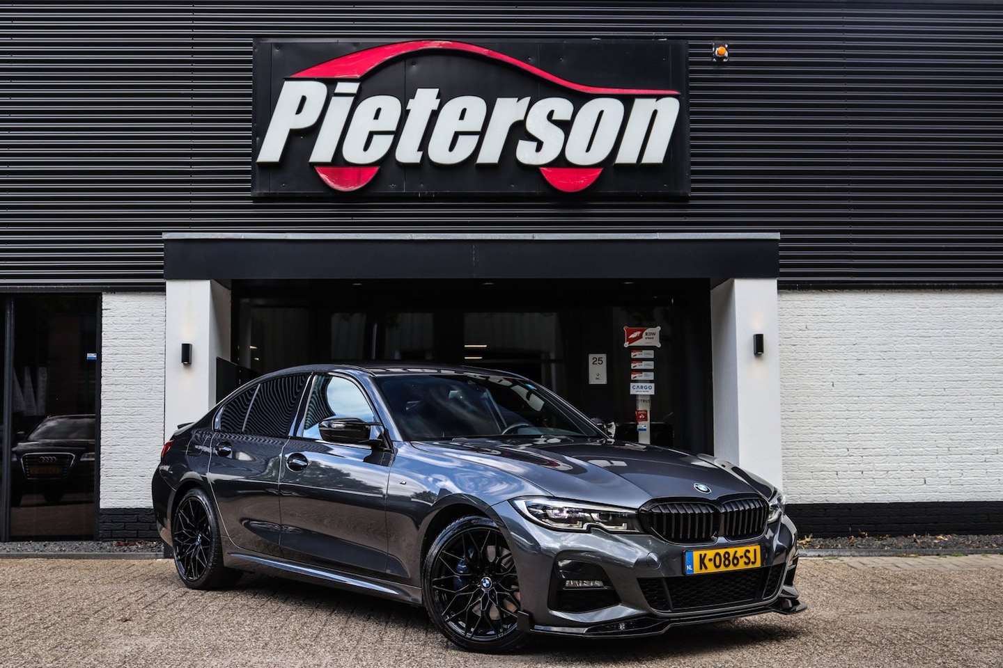 BMW 3-serie - 330e M-Pakket 400PK! DEALER OH KEYLES CAMERA - AutoWereld.nl