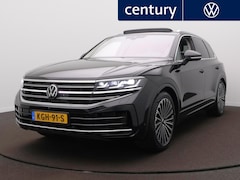 Volkswagen Touareg - 3.0 TSi eHybrid 4MOTION Elegance Panoramaschuif-kanteldak - IQ Light - Geventileerde stoel