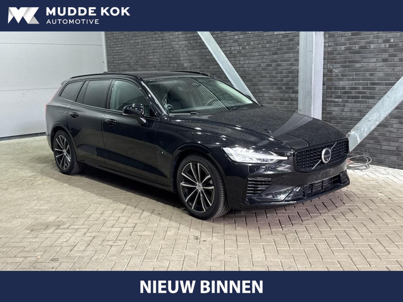 Volvo V60 - T8 Plug-in hybrid Plus Dark | ACC | 360° Camera | BLIS | Keyless | Stoel+Stuurverwarming | - AutoWereld.nl
