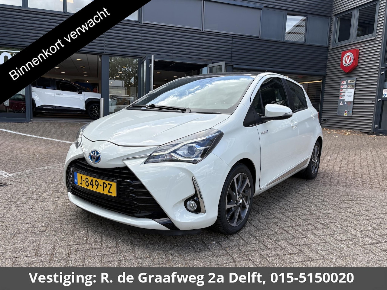 Toyota Yaris - 1.5 Hybrid Premium | Navigatie | Panoramadak | Half Leder | - AutoWereld.nl