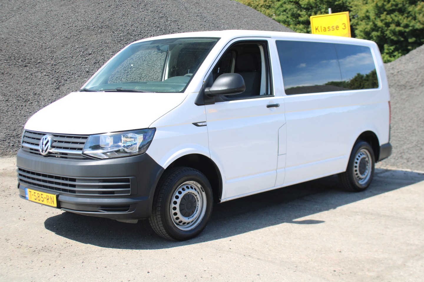 Volkswagen Transporter Kombi - 2.0 TDI L1H1 2.0 TDI L1H1 - AutoWereld.nl
