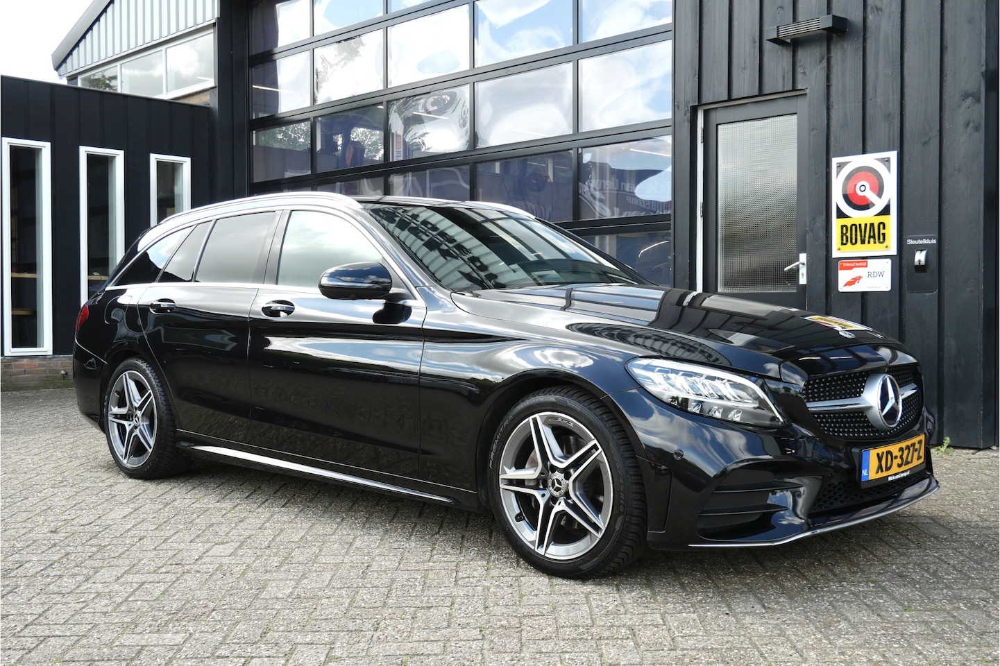 Mercedes-Benz C-klasse Estate - Business Solution AMG | NL-Auto  | 360º Camera | Cruise | LED | 18'' | Trekhaak - AutoWereld.nl