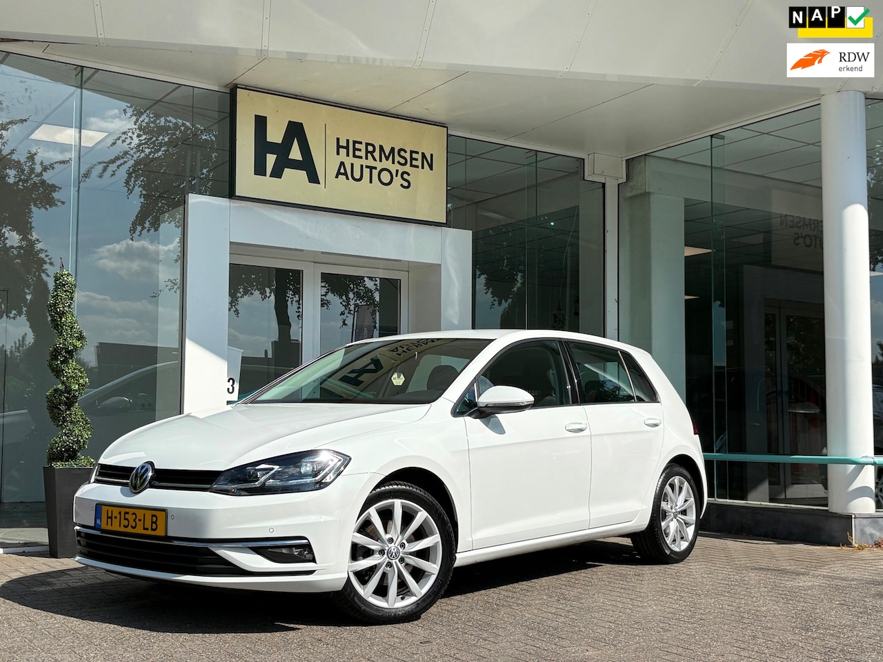 Volkswagen Golf - 1.5 TSI Highline|DSG|CarPlay|ACC|NAP|Virt| - AutoWereld.nl