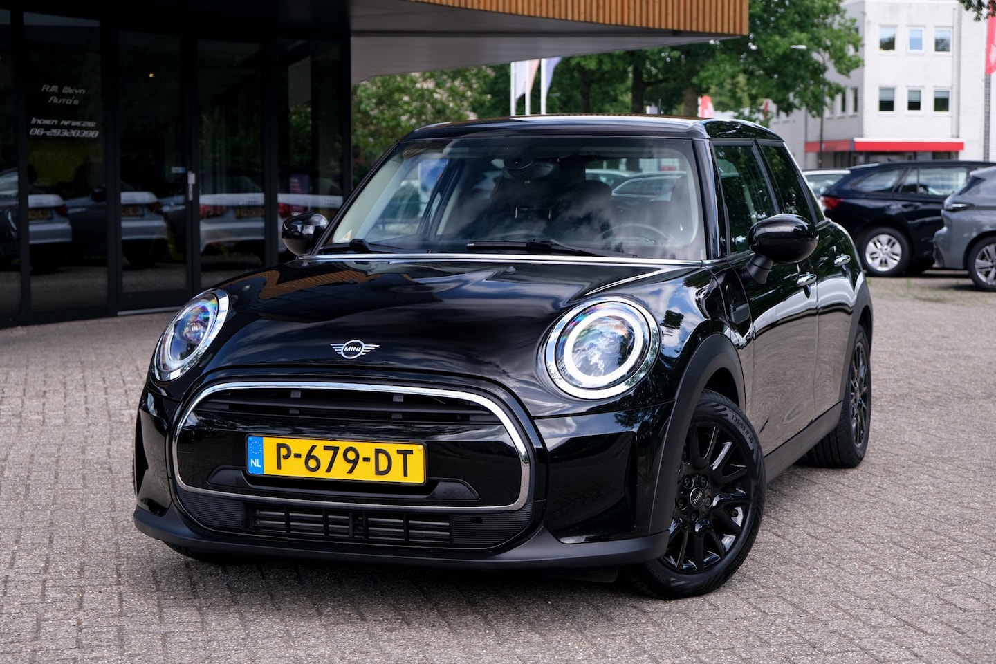 MINI 5-Deurs - 1.5 One Business Edition|Rijklaar!|Carplay|Cruise|Navi|LED|MINI UNION JACK achterlichten - AutoWereld.nl