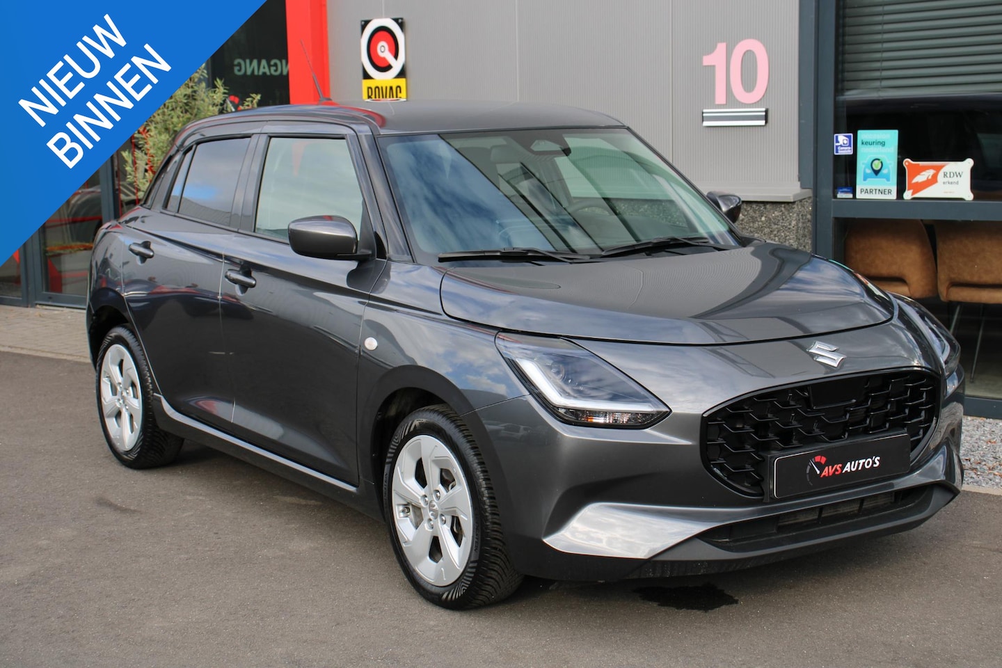 Suzuki Swift - 1.2 Select Smart Hybrid 35DKM, AIRCO, STOELVERWARMING, 2025 - AutoWereld.nl