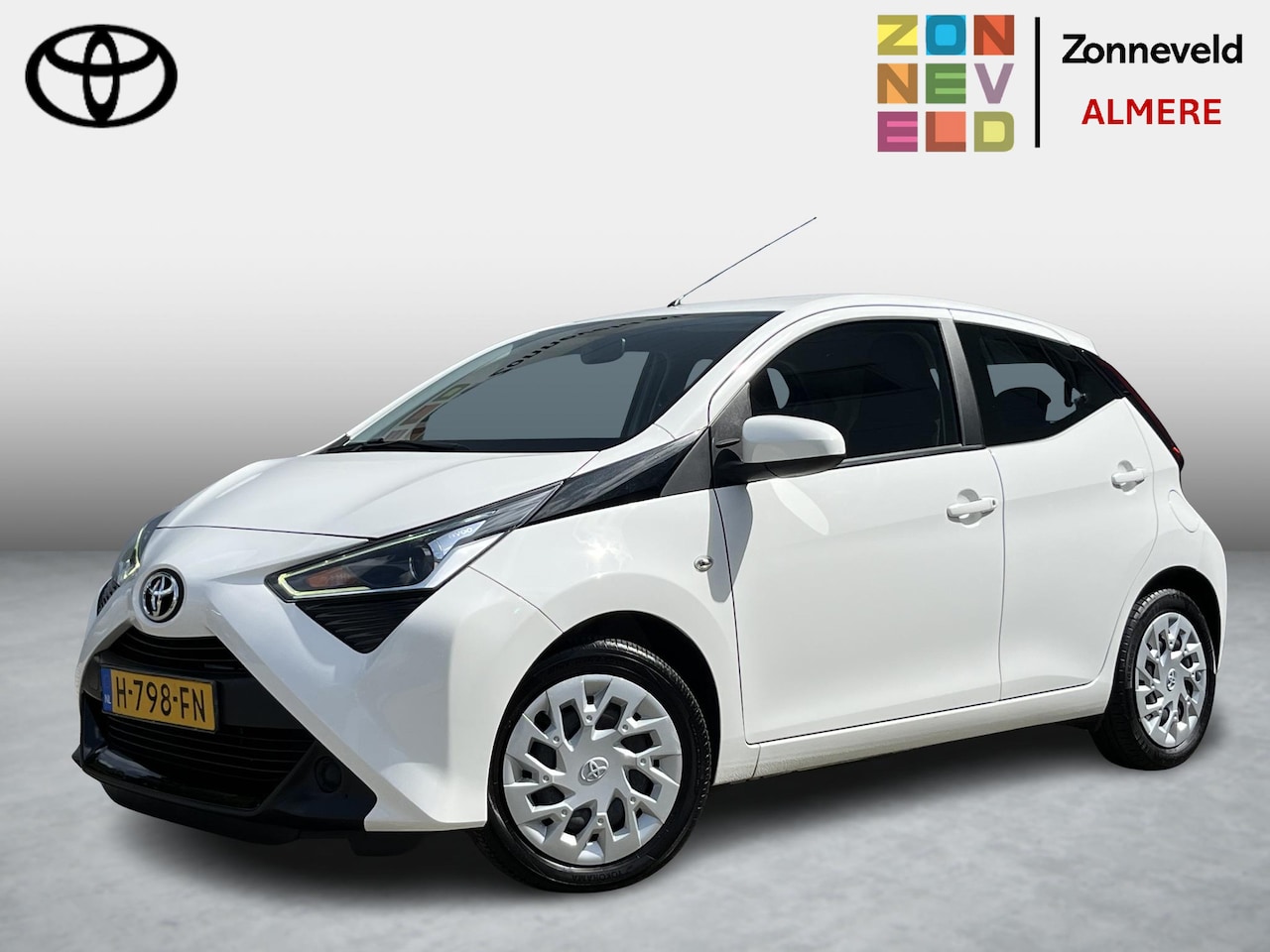 Toyota Aygo - 1.0 VVT-i x-play 1.0 VVT-i x-play - AutoWereld.nl