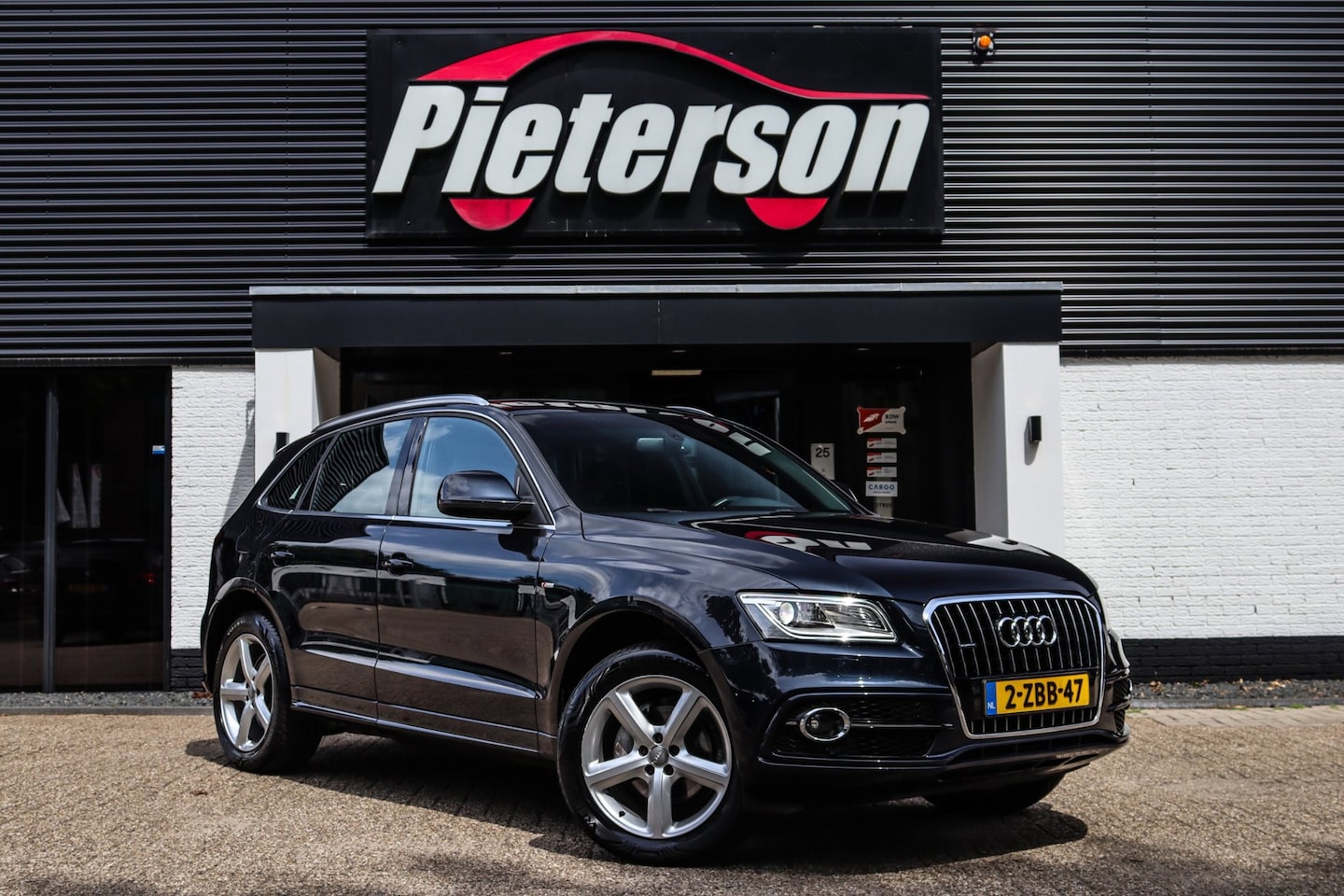 Audi Q5 - 2.0 TFSI Quattro 2x S-Line NAP TREKHAAK XENON CLIMA - AutoWereld.nl