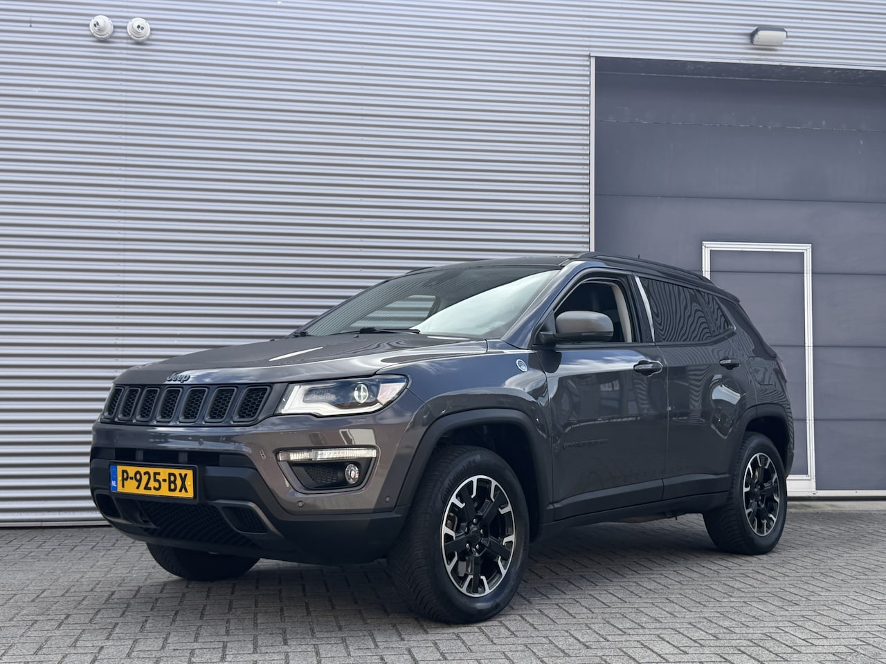 Jeep Compass - 4xe 240 Plug-in Hybrid Electric Trailhawk I Aut. I Leder I Camera - AutoWereld.nl