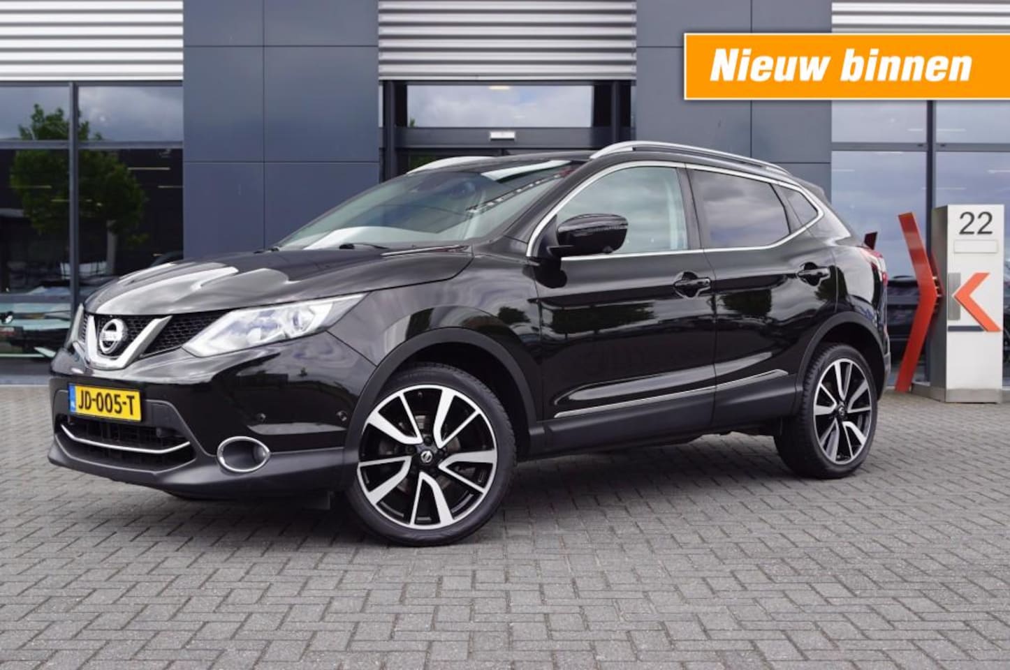 Nissan Qashqai - 1.6 Tekna 163pk / Panodak / 19 Inch LM / Trekhaak / 19 Inch LM/ Surround camera - AutoWereld.nl