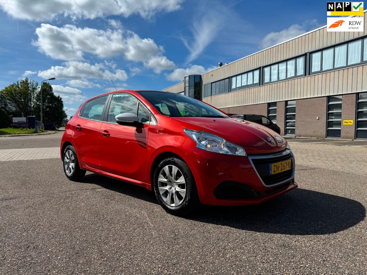 Peugeot 208 - 1.2 PureTech Like 35.964Km Nap! - AutoWereld.nl