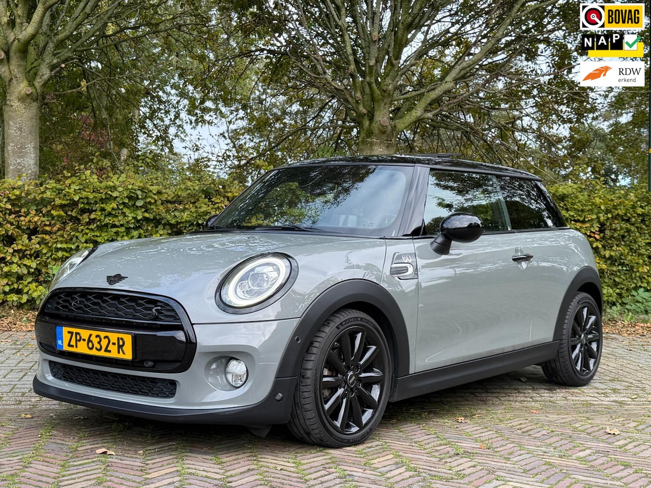 MINI Cooper - 60 Years Edition 136PK Automaat, PANO, Leder, CarPlay, Adaptief onderstel - AutoWereld.nl