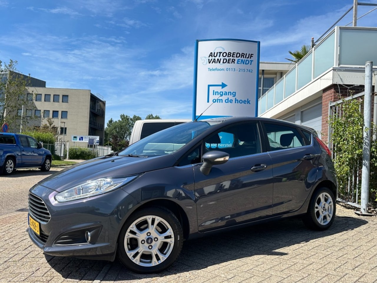 Ford Fiesta - 1.0 Titanium  Airco  Vooruitverwarming  lichtmetalen velgen - AutoWereld.nl