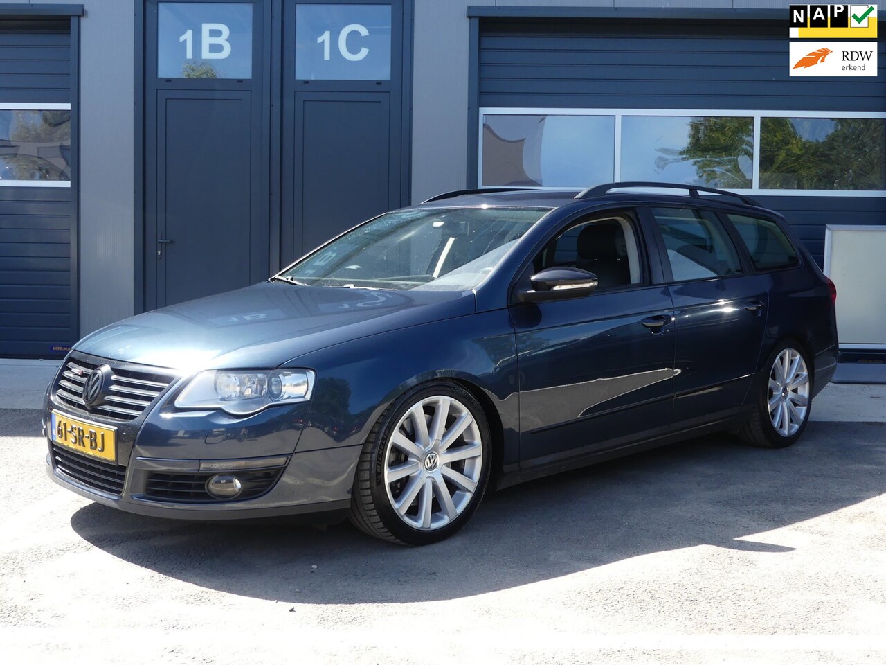 Volkswagen Passat Variant - 3.2 V6 Highline 4Motion Automaat Navi / Apple Car Play / Xenon / ECC / NL-Auto / Vol Optie - AutoWereld.nl