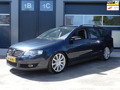 Volkswagen Passat Variant - 3.2 V6 Highline 4Motion Automaat Navi / Apple Car Play / Xenon / ECC / NL-Auto / Vol Optie
