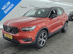 Volvo XC40 - 1.5 T3 R-DESIGN I WINTERPAKKET I HARMAN KARDON I P-CAMERA I LEDEREN BEKLEDING