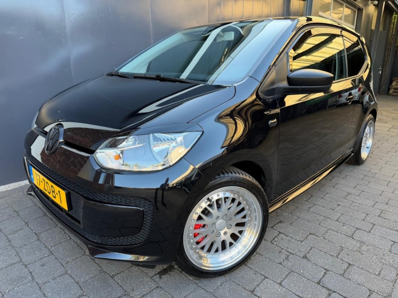 Volkswagen Up! - 1.0 Move up Spoilerset, lm-velgen nieuw, airco, cruise - AutoWereld.nl