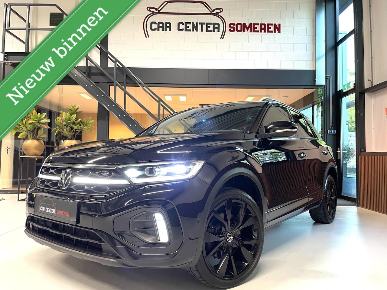 Volkswagen T-Roc - 1.5 TSI R-Line Black Style /Beats/ Keyless/ IQ LED/ 19''LMV/ CarPlay - AutoWereld.nl