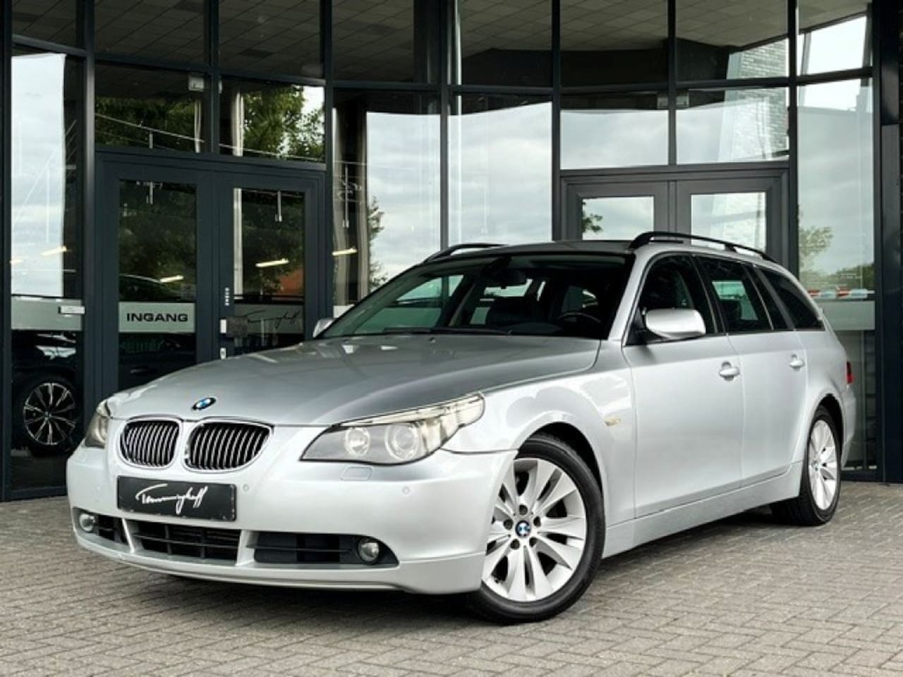 BMW 5-serie Touring - 545I HIGH EXE. TOURING - LEDER - PANO - 8 CYL - UNIEK! - AutoWereld.nl