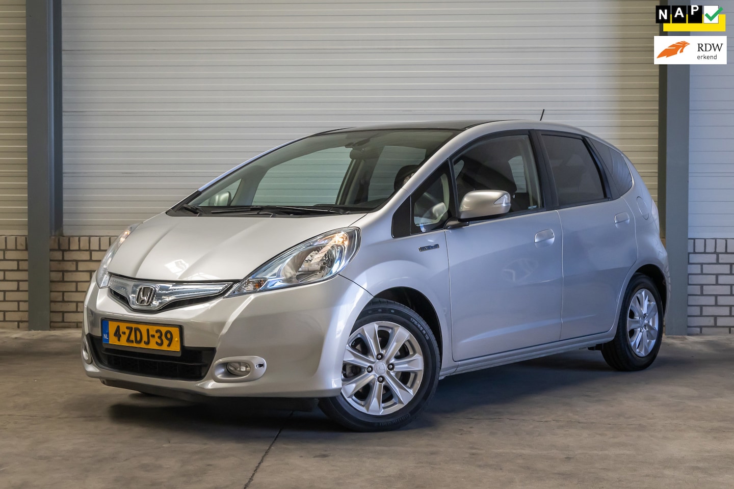 Honda Jazz - 1.4 Hybrid Elegance / RIJKLAAR / DEALER ONDERHOUDEN - AutoWereld.nl