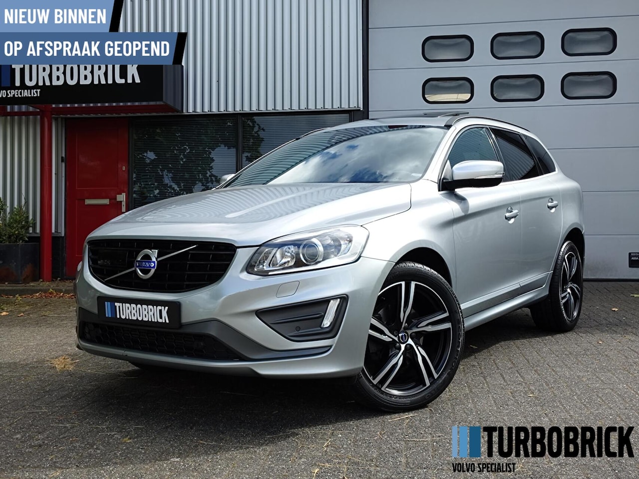 Volvo XC60 - 2.0 T5 FWD R-Design automaat|Pano|Trekhaak|Clima|Leder - AutoWereld.nl