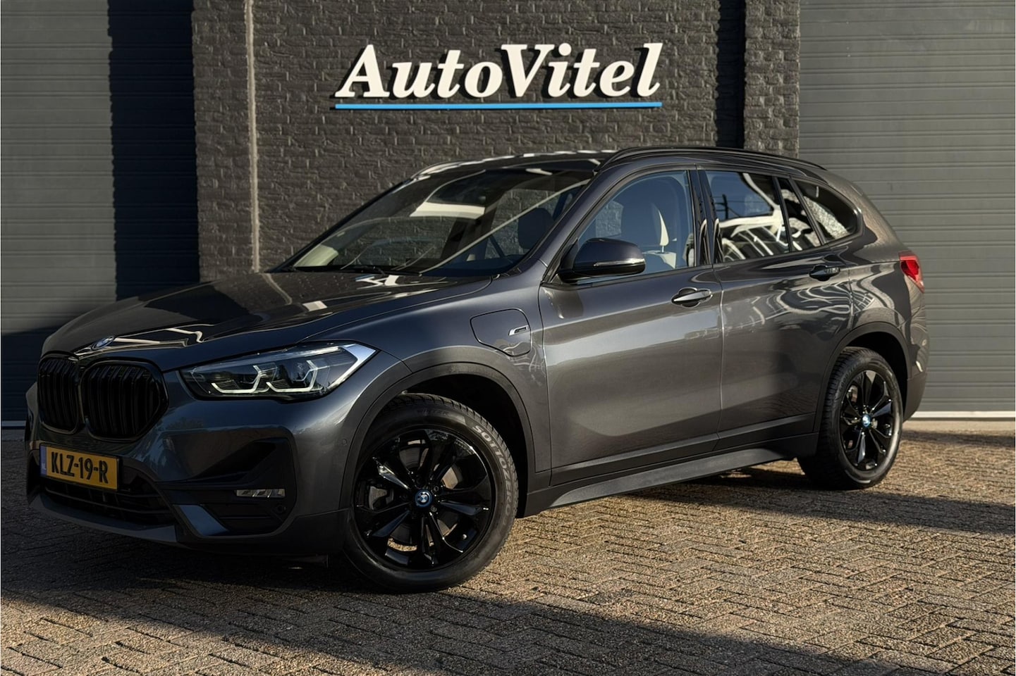 BMW X1 - xDrive25e | Leder | Camera | Head-Up | Groot Navi | LED | Elektrische Klep - AutoWereld.nl