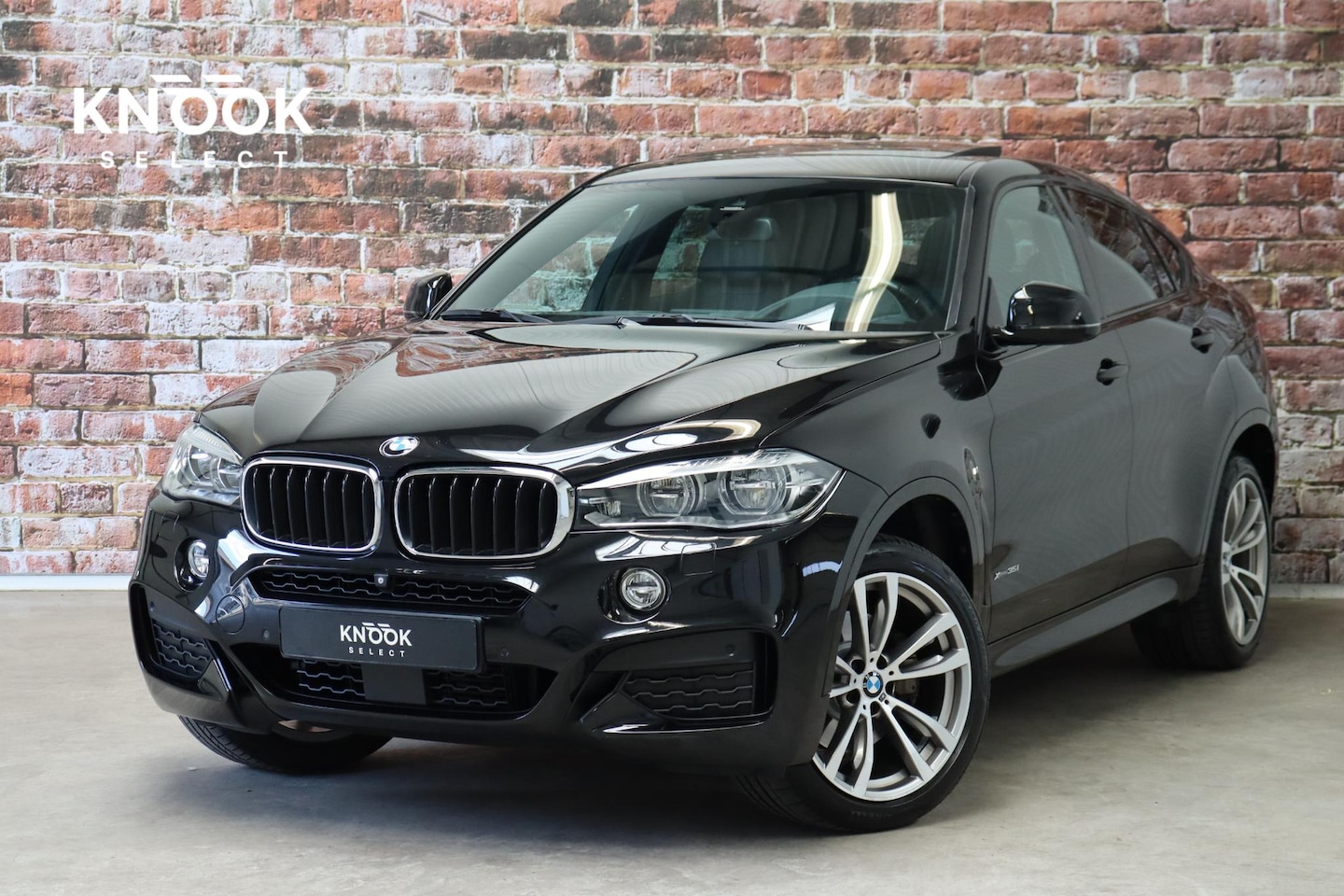 BMW X6 - xDrive35i High Executive M Sport Pakket Automaat / Navigatiesysteem Professional / Driving - AutoWereld.nl