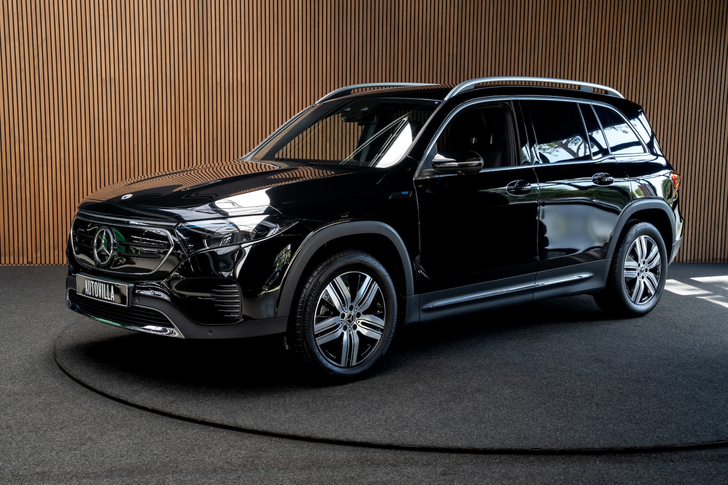 Mercedes-Benz EQB - 250 Leer Navi 360° Camera Stoelverwarming PTS LM velgen Zwarte binnenhemel Elektr. bedienb - AutoWereld.nl