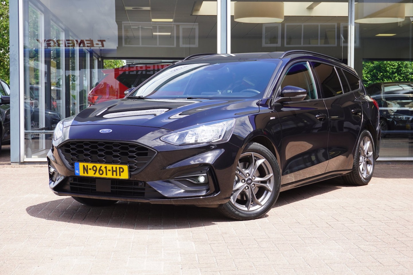 Ford Focus Wagon - 1.0 EcoBoost Hybrid ST Line Business | Handgeschakeld | Airco | Elek. Pakket | Vol opties - AutoWereld.nl