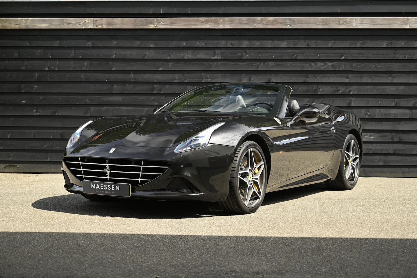 Ferrari California - 3.9 T HELE Kroymans Onderhouden - Nero Daytona - Camera - AutoWereld.nl