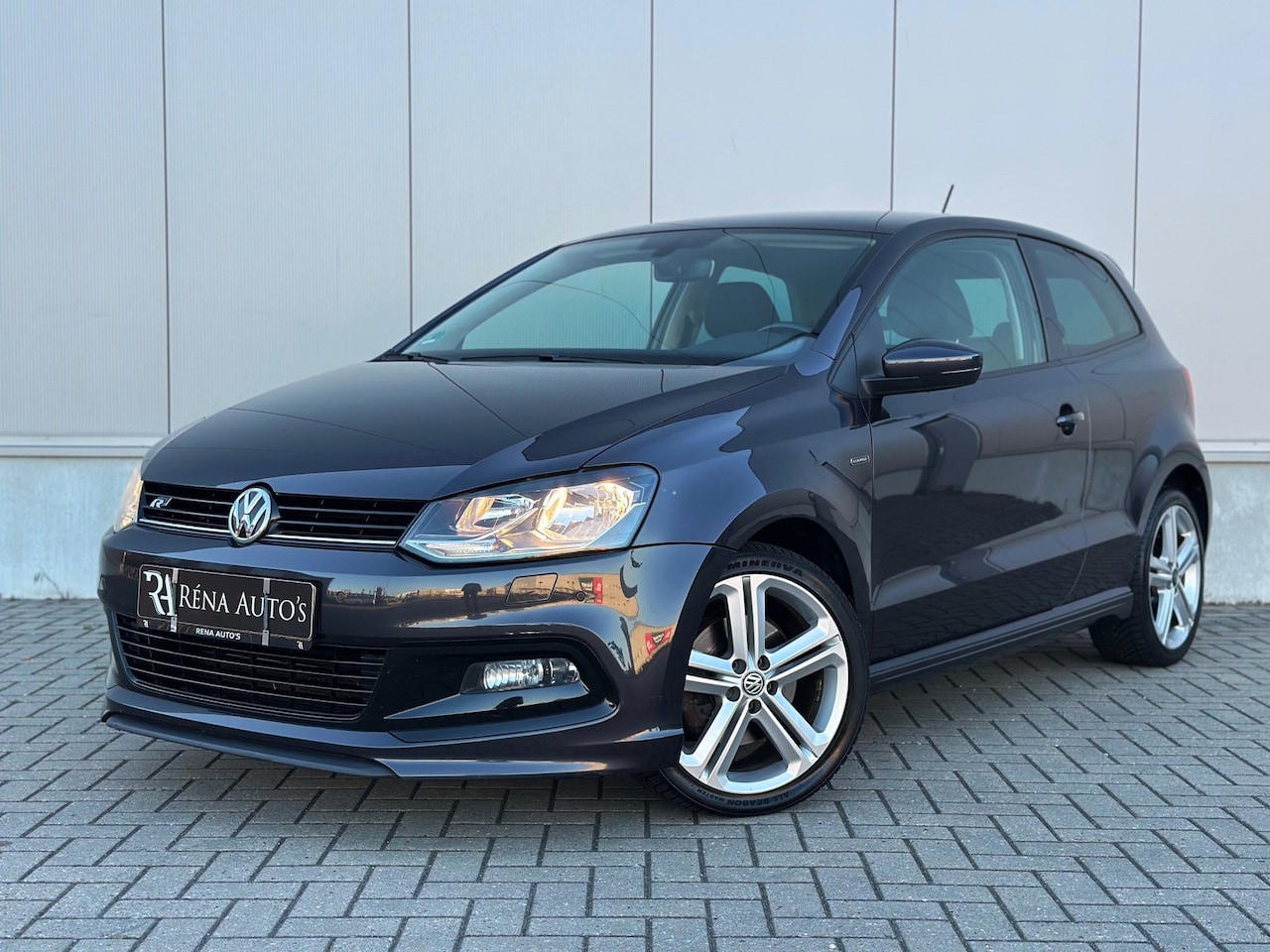 Volkswagen Polo - 1.2 TSI R-Line | Cruise | Airco | Stoelverw | PDC V+A | - AutoWereld.nl