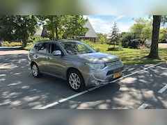Mitsubishi Outlander - 2.0 PHEV Instyle AUTOMAAT SCHUIFDAK GRIJS 2014