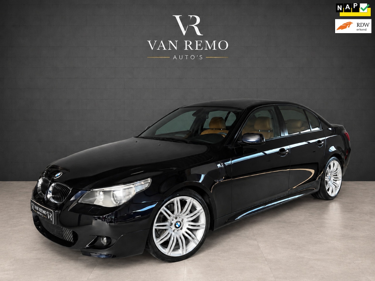 BMW 5-serie - 530i Executive Aut|M-Sportpakket|Carbonschwarz|Orig NL|Nap! - AutoWereld.nl