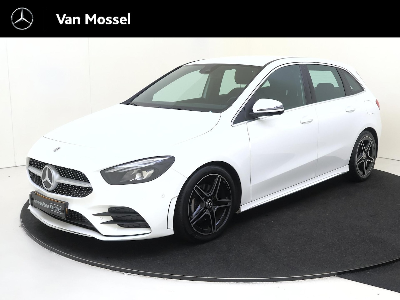 Mercedes-Benz B-klasse - 180 Premium Plus AMG /18 Inch /Sfeerverlichting - AutoWereld.nl