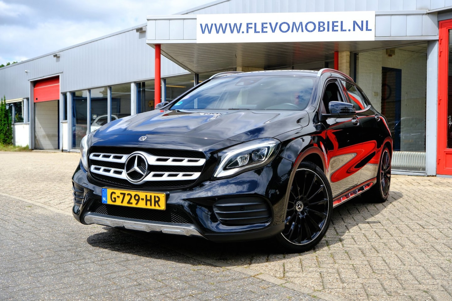 Mercedes-Benz GLA-Klasse - 180 Business Solution AMG Aut. Navi|LED|Clima|Leder-Alcantara|LMV|Cam - AutoWereld.nl