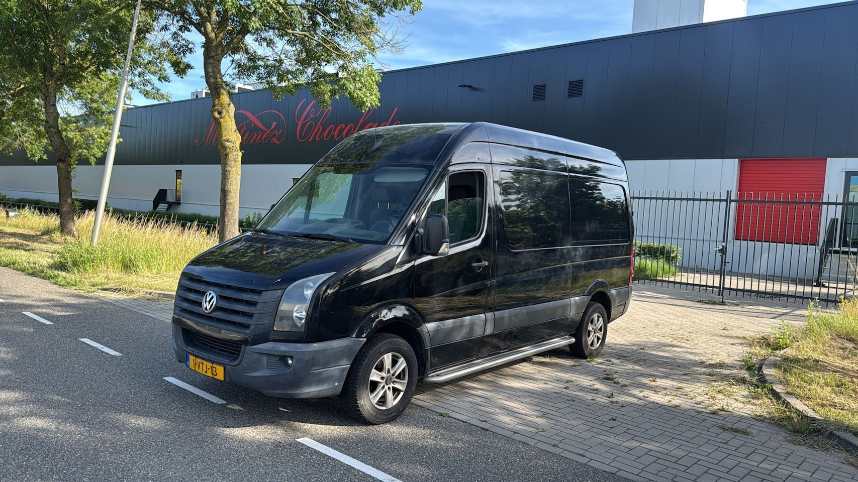 Volkswagen Crafter - 50 2.0 TDI LANG HOOG 168.000 NAP AIRCO ZWART 2012 - AutoWereld.nl