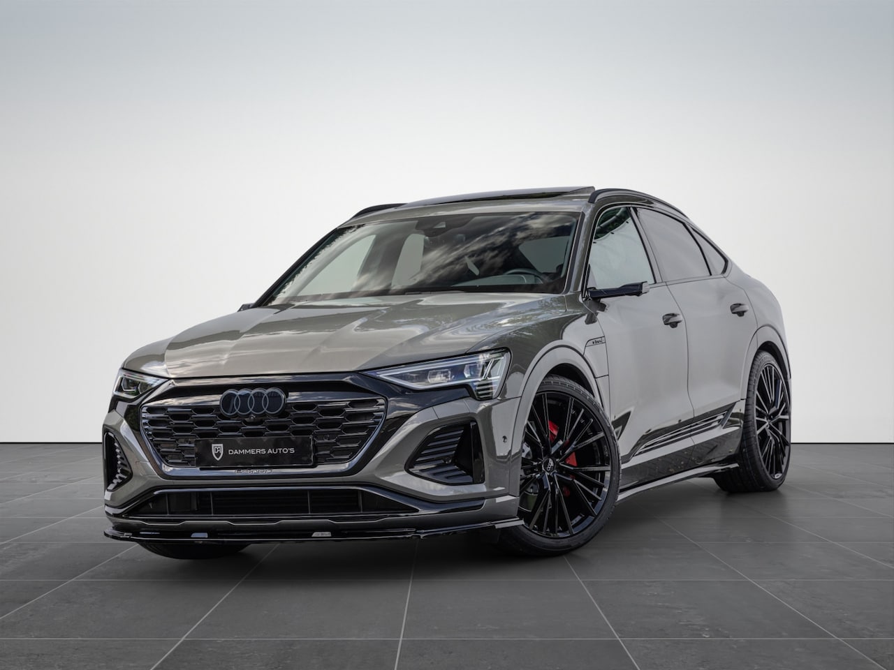 Audi Q8 Sportback e-tron - 55 Quattro 408pk 115 kWh S-Line S-stoelen Pano Trekhaak - AutoWereld.nl