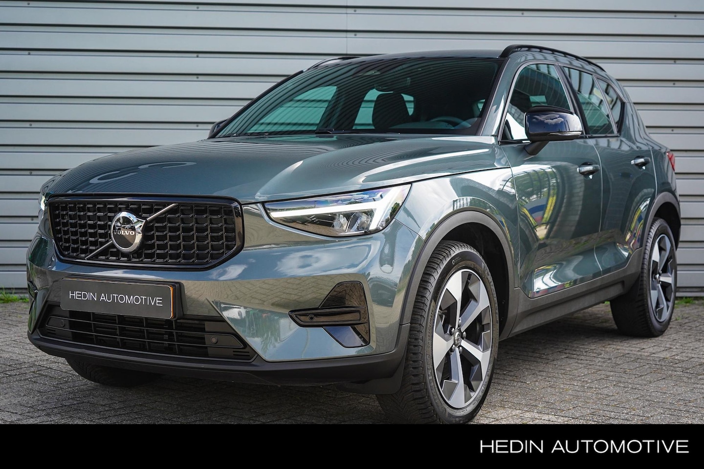 Volvo XC40 - 2.0 B4 Plus Dark || 2.000 kg trekgewicht |  Comfort stoelen elektrisch verstelbaar | Harma - AutoWereld.nl