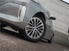 BMW 2-serie Active Tourer - 225e xDrive Luxury |Leder |Elek. Trekhaak |Apple Carplay |Achteruitrijcamera |