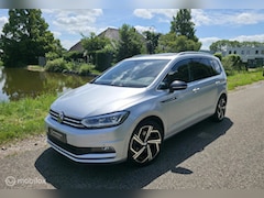 Volkswagen Touran - 1.5 TSI R-Line / 5pers. / Pano / El. Trekh