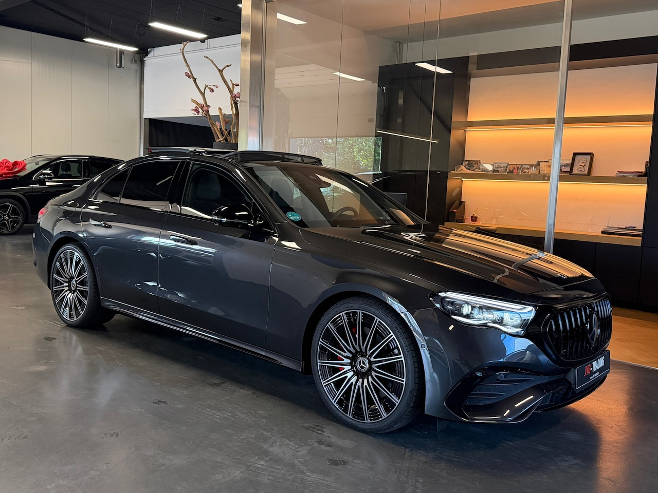 Mercedes-Benz E-klasse - 200 Amg night Panorama Memory 360Camera - AutoWereld.nl