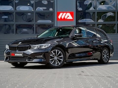 BMW 3-serie Touring - 318d High Executive | PANO | LEDER |