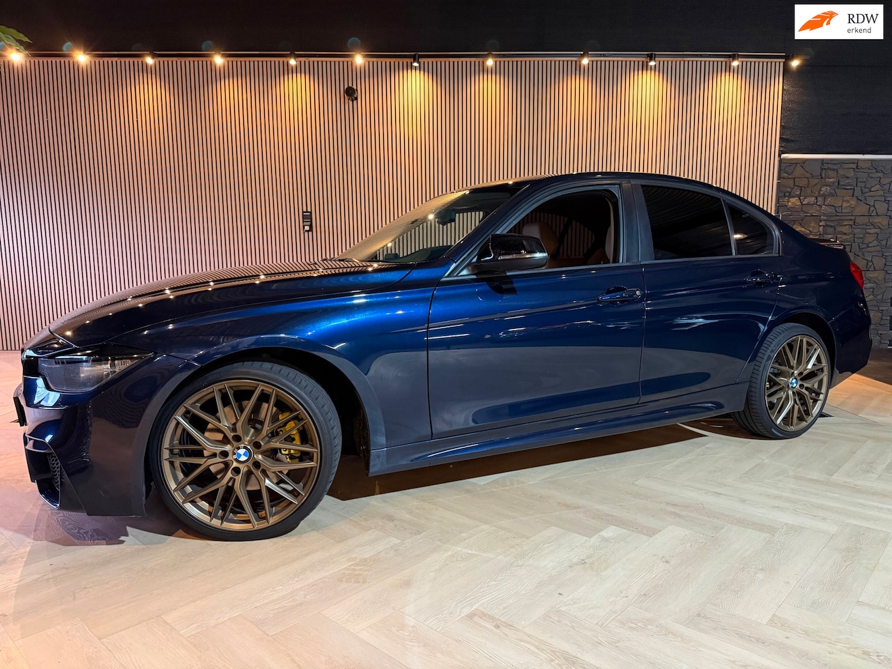 BMW 3-serie - 318 |M-pakket | Akrapovic | 245PK - AutoWereld.nl