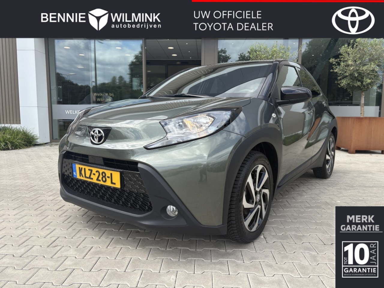 Toyota Aygo X - 1.0 VVT-i MT Pulse Bi-tone | Carplay | All Seasons - AutoWereld.nl