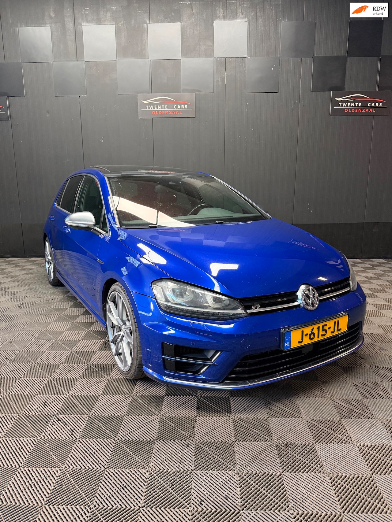 Volkswagen Golf - 2.0 TSI R 4Motion | Pano | Leder | ACC | - AutoWereld.nl